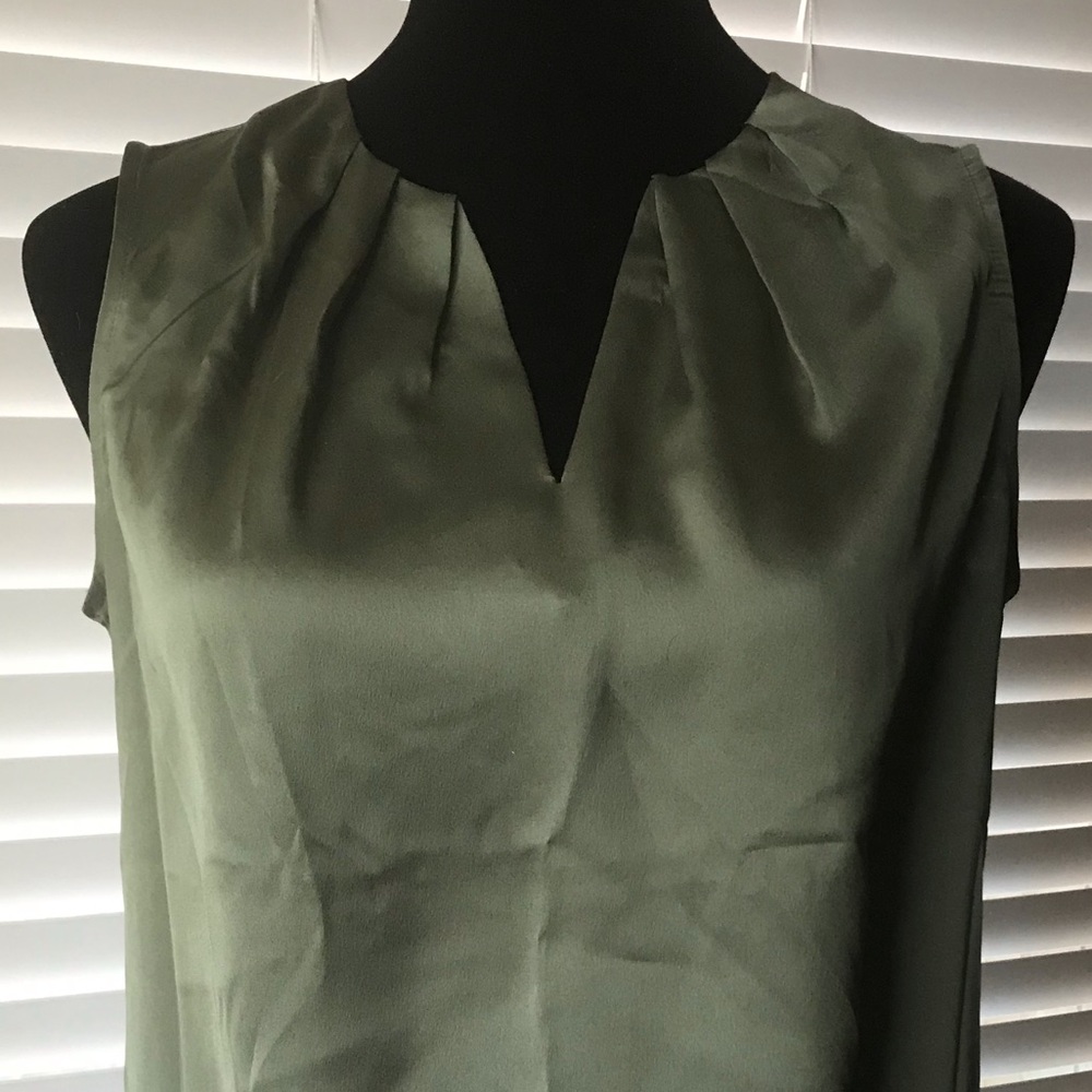 Banana Republic Camo Green Sleeveless Blouse  XS